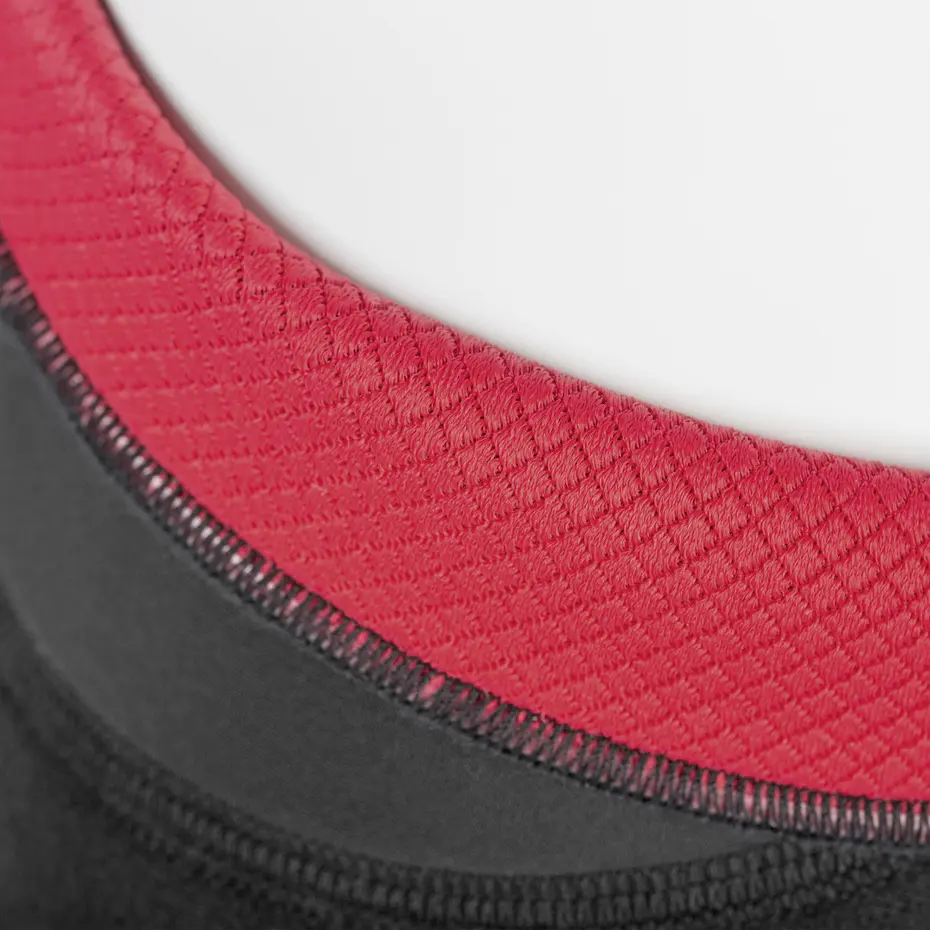 The Patella Pro is made of breathable, anti-slip material.